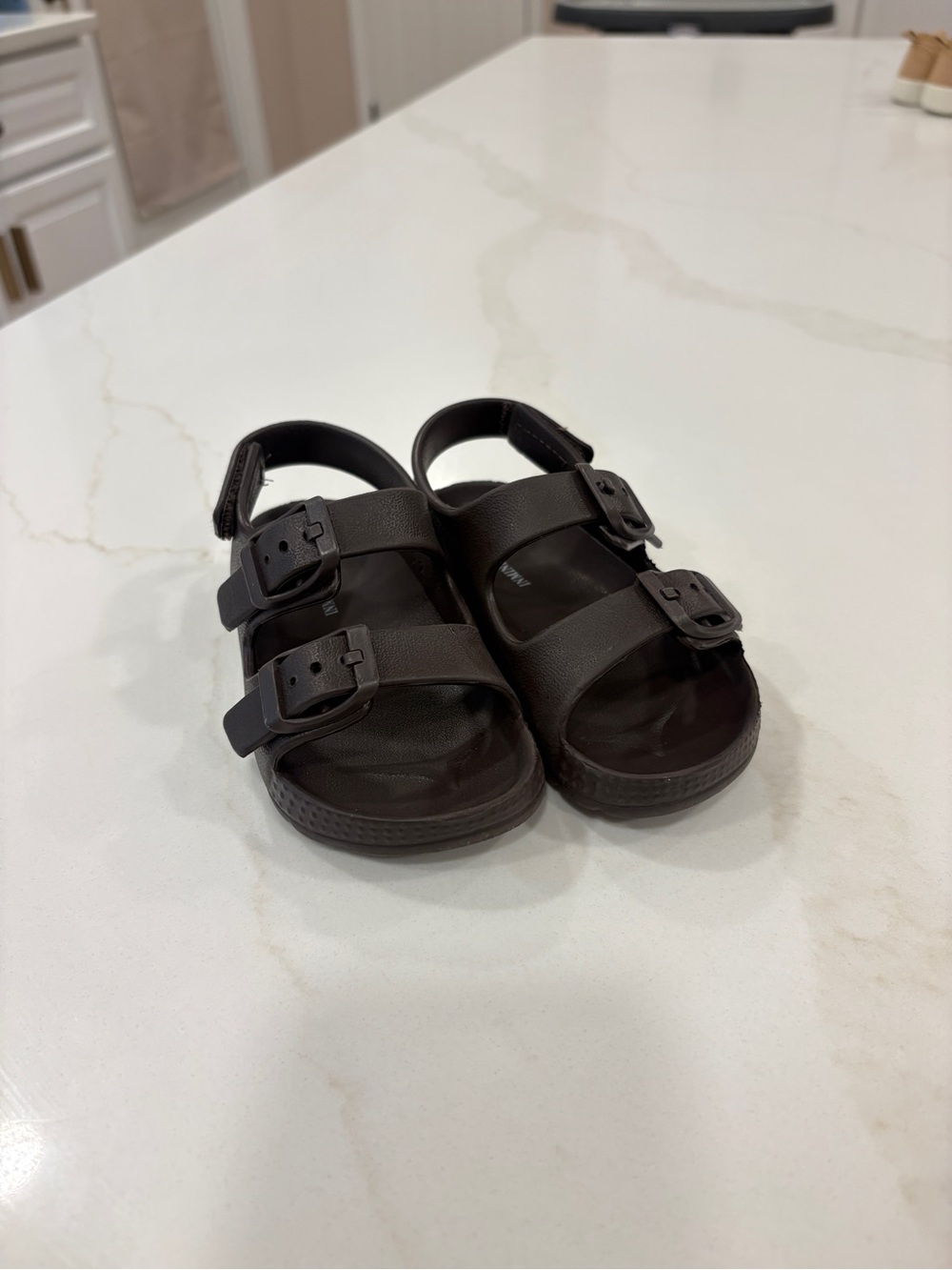 NWOT Toddler Waterproof Brown Double-Buckle Sandals Size 7 - Picture 1 of 3